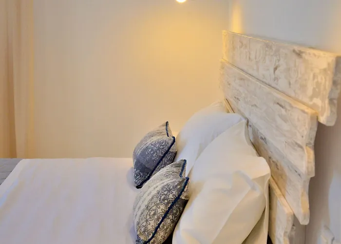 Dioni Lux Konukevi 3*