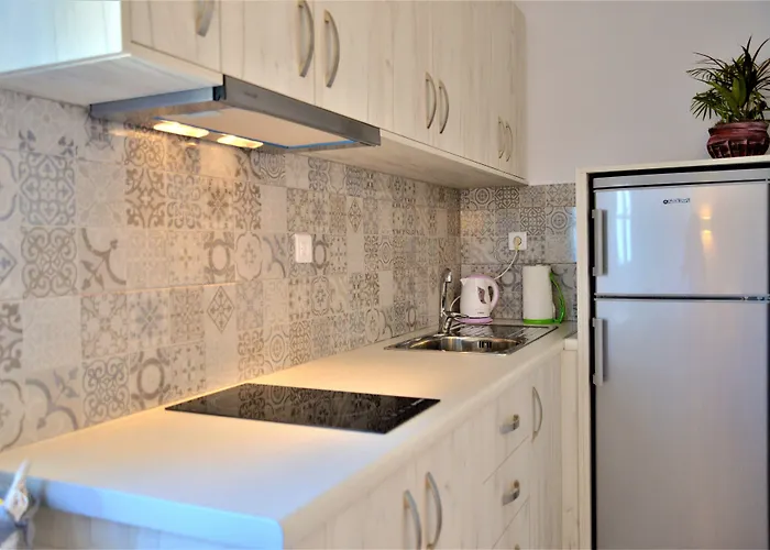 Konukevi Dioni Lux 3*