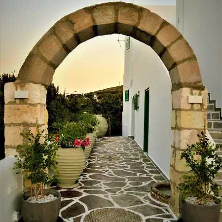 Dioni Lux Πανσιόν