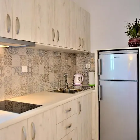 Dioni Lux ゲストハウス Pachaina